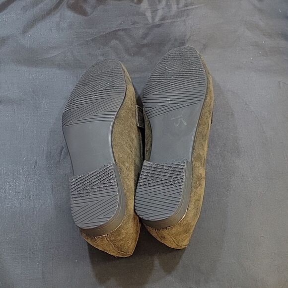 BRAND NEW WHITEMT CHAIN LINKING DESIGN SLIP ON WOMEN"S LOAFER - Picture 13 of 15